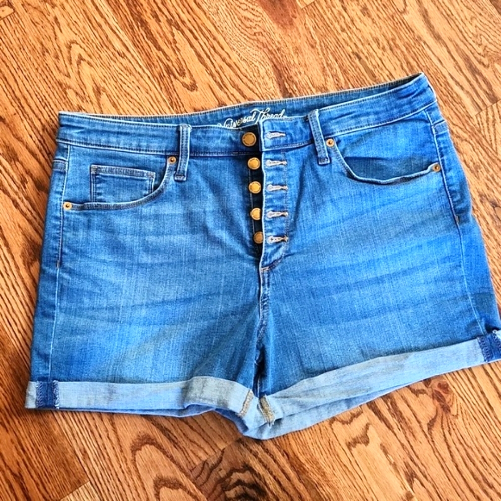 Universal Thread Button fly Jean Shorts